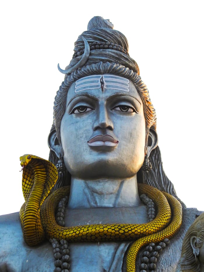 A grand statue of Shiva at Murudeshwar Temple, showcasing intricate artistry.